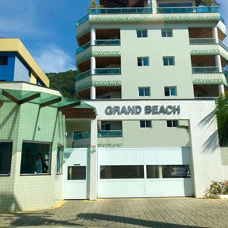 Condominio Grand Beach Ubatuba Esterno foto